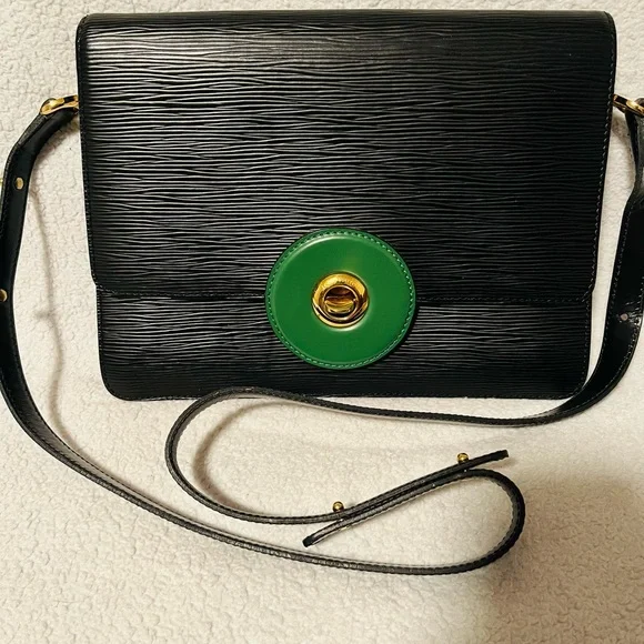 LOUIS VUITTON BICOLOR EPI FRIEDLAND SHOULDER BAG - Picture 13 of 15